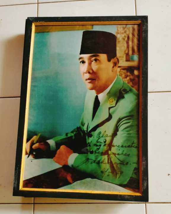 Lukisan Cetak Ir Soekarno Plus Bingkai Ukuran 6545 Lazada Indonesia