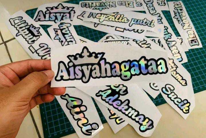 Stiker Cutting Custom Nama Sendiri Pakai Mahkota Warna Hologram