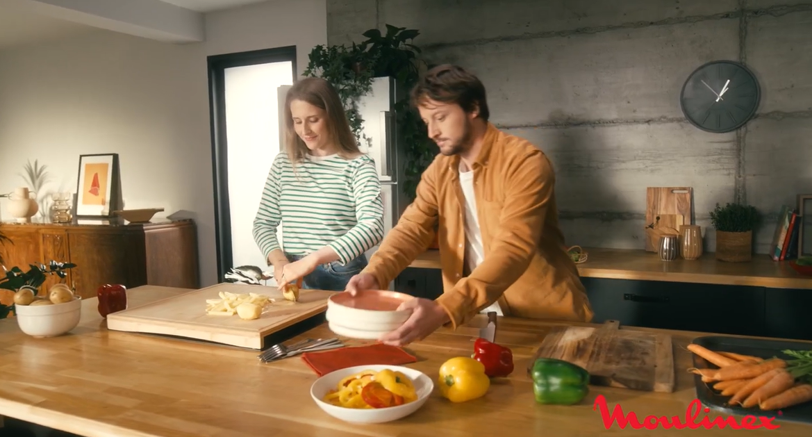 Moulinex Easy Fry Max freidora de aire, 5 L de capacidad, para hasta 6 personas, comidas sanas y deliciosas en poco tiempo, ahorra tiempo y energía, panel de control digital, 10 programas automáticos, EZ245320 - 1