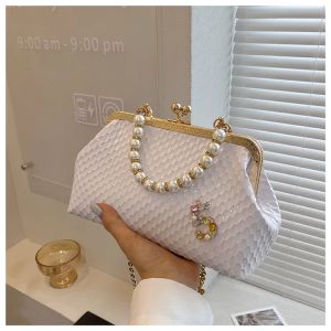 2023 Luxury Designer Women White Shoulder Bags Gold Silver Crossbody Bags Pearl Evening Clutch Chain Shell Clip Party Handbags