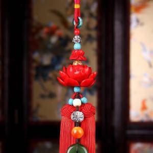 已开光 招财 热销汽车挂件 朱砂莲花车内装饰用品平安创意 车载饰品后视镜吊坠礼物 Hot-selling Car Pendants Cinnabar Lotus Interior Decoration Items Safe and Creative Car Accessories Rearview Mirror Pendants As Gifts