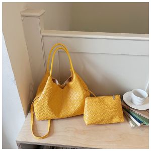 clu Vintage Commuter Tote bag 2026 PU Woven Soft Leather One shoulder bag Large Capacity ulc