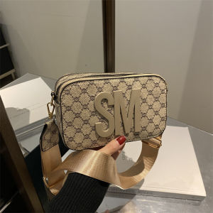 clu Women Shoulder Bag 2026 new fashionable retro Sling bag high value niche letter small square bag ulc