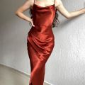 Châu Âu và Mỹ Spice Girls sexy trễ Ngự satin chia váy yếm mới Skinny ĐầM Cổ YếM. 