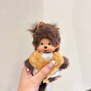 YF Monchhichi Plushie Shopping Girl Brown Fur Doll With Fashion Print Scarf Cute Vinyl Plush Bag Charm FY