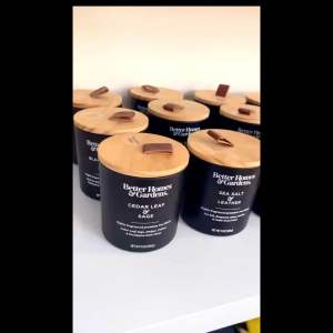 Nến thơm BETTER HOMES & GARDENS 368gr 13oz bấc gỗ 9 mùi