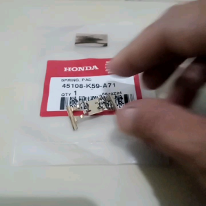 plat dudukan caliper kampas rem depan spring pad vario 150 k59j vario 125 k60r genio original honda 45108K59A71