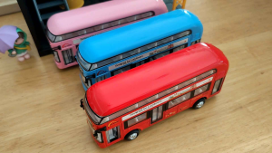 โมเดลรถเหล็ก Bus รถบัส  มีกล่อง มีลาน มีเสียง มีไฟ