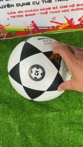 Quả Bóng Đá Đúc Cao su ( Cao cấp)  Geru số 5 + Bóng công ty chính hãng 100% ⚽️ Tặng kèm kim bơm  Túi lưới đựng bóng .