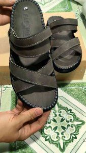 Dép Xăng đan quai hậu nam quai chéo Sandal nam thời trang dây hậu xoay tiện lợi đế lõm ôm chân khâu dế chắc chắn V11