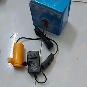 Bơm motor chìm mini đẩy cao 10 Mét điện áp 220V