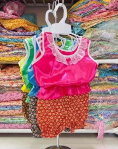 ชุดไทยเด็ก (รหัสDD45) ชุดไทยผ้ามัน ตกแต่งด้วยลูกไม้น่ารัก แรกเกิด-12เดือน หรือน้ำหนักไม่เกิน10กิโล ใส่สวยและน่ารักมากๆ