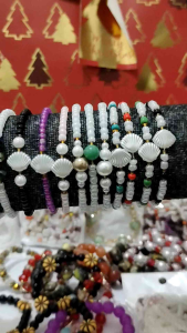 Super pretty bracelets :) stone sinubong  shell stone  pearls available colors  just pm for orders