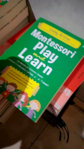BUKU MONTESSORI PLAY & LEARN