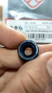 8X16X75 SEAL SHOCK BELAKANG SUPRA JUPITER GENUINE TKR HARGA UNTUK 1PC