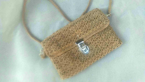 TAS RAJUT PESTA KREM