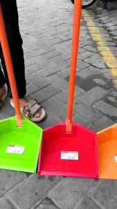 PENGKI SAMPAH LION STAR SEROK SAMPAH SEKOP SAPU LANTAI PENGKI LION STAR BETA DUSTPAN