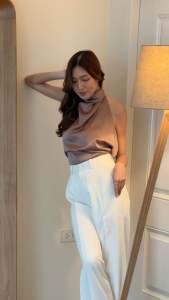 Petals and Tulips Halter Top เสื้อเปิดหลัง ผ้าใส่สบาย