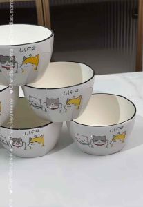 Chén ăn cơm bát ăn cơm dáng vuông bằng gốm sứ họa tiết mèo life. Hàng sẵn 4 mẫu.