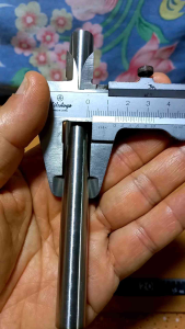 304 รู ท่อเสียล้ามเปอร์เซอร์ 10 มิล โตนอก 14 มิล ไม่มีตะเข็บรอยต่อขัดเงา รุ่นแบบท่อเสียล้าม