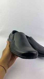 Sepatu Formal Casual Pria Kulit / Sepatu Kerja Kantor Pesta Loafer Model Slip On