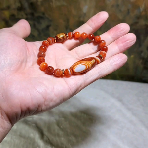 Gegegems Creation Sardonyx natural 3 Eyes Dzi Red Agate Heart Sutra (full text) 8mm natural lines Agate Bracelet 天眼天然缠丝玛瑙三眼天珠紅玛瑙心经全文天然线珠玛瑙手链 #2