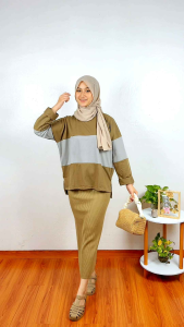Willona Oversized Thsirt Kaos Wanita Basic Stripe Oversize Atasan kaos lengan panjang Top Hijab