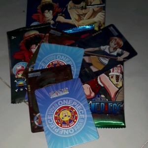 Một pack có 5 thẻ bài OnePiece Hải tặc Ra khơi Set Sail in 2 mặt bằng giấy bóng cứng óng ánh rất đẹp
