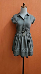 mini dress wanita hijau CRAZY8 cewek S lengan pendek pinggang karet remaja perempuan 11 12 thn