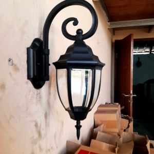 Garansi Lampu dinding outdoot waterproof Kode 1018 Wa/S Hitam Tahan Air