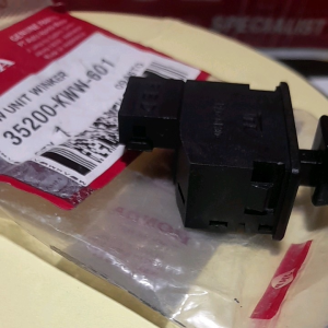 SAKLAR SEN BEAT FI TH 2013 & BLADE 110 & VARIO TECHNOL 125