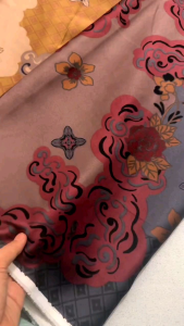 Kain Silk Meteran Motif DELINA dan HOSSAM| Kain Motif Premium | Kain Motif Batik |Bahan Gamis Mewah| Seragam lebaran Keluarga| bahan baju kurung