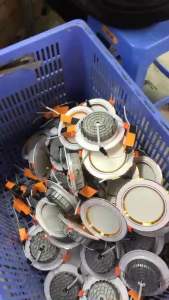 đèn Âm trần 7w fi90 nguồn tenta chống sét(có 1 màu&3 màu)trần thạch cao