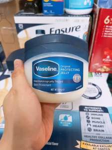 Hũ Sáp Dưỡng Vaseline 369gr Của UK
