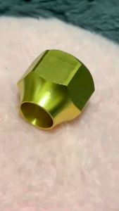 ฝาครอบนมหนูทองเหลือง