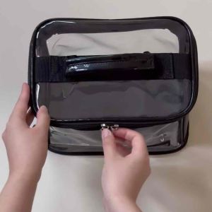 keywords: กระเป๋าเครื่องสำอาง กระเป๋าอเนกประสงค์ กระเป๋าใส มีหูหิ้ว รุ่นสูง รับประกันคุณภาพสินค้า 100%