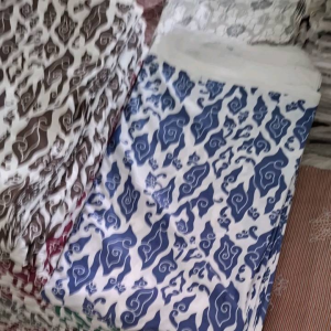 Kain Batik Tetron Rayon Motif Mega Mendung & Motif Batu Pecah