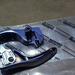 Handle hendel pembuka pintu dalam Toyota Yaris Joker Vios gen 4 original