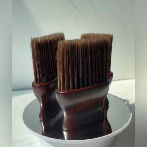 แปรงปัดคอ ด้ามจับเป็นไม้ มี 3 ขนาดให้เลือก S M L