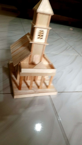 miniatur gereja ukuran besar