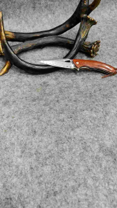 มีดพับอเนกประสงค์ วัสดุใบ: เหล็กดามัสกัส 76 ชั้นแกนกลางvg10 โครงสร้าง: บอลแบริ่ง