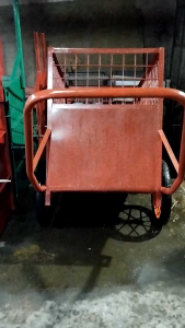 Gerobak sampah besi dorong ukuran besar