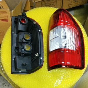 ไฟท้าย Isuzu dmax 2003 ดีแมก 1คู่ ช้ายขวา 2ดวง ไม่มีขั้วให้นะครับ