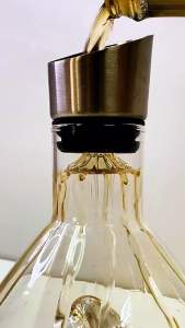 เหยือกพักไวน์ เพิ่มรสชาติให้เครื่องดื่มดียิ่งขึ้น ดีไซน์ภูเขาฟูจิยามะ Wine Decanter DAHK