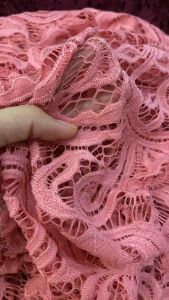 Vải Ren chỉ thun màu Hồng Dâu(khổ1m5)mềm rũ co dãn 4 chiều_may đầm váyáo kiểuchân váysét thiết kế...thời trang