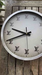 Đồng hồ treo tường L-V siêu hiếm