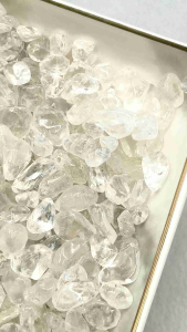🌟 ควอตซ์ใส ( Clear Quartz ) ก้อนขนาดเล็ก / ในถุงขนาด 20 กรัม ( g. ) ราคาพิเศษ 🌸 ขนาดต่อถุง ประมาณในภาพเลยจ้า 🌸