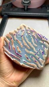 1355克板山桥冰蓝紫色手镯料，种水爆透，种老荧光强，水润，荧光强，手镯来啦，手镯开出来啦