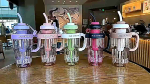 1400ml Big Mug Ins Style Water Cup High-looking straw kettle cute sports water cup Outdoor Travel Kettle