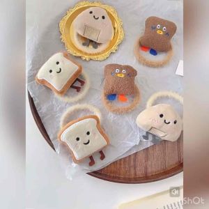 2025 Trending Cute Cartoon Cheese Toastie Hair Ties Womens Soft Adorable Bun Headbands Gentle Hair Accessories Plushie Hair Bands 2025年流行奶咖色头绳面包发圈秋冬毛绒发绳女童头饰扎头发橡皮筋